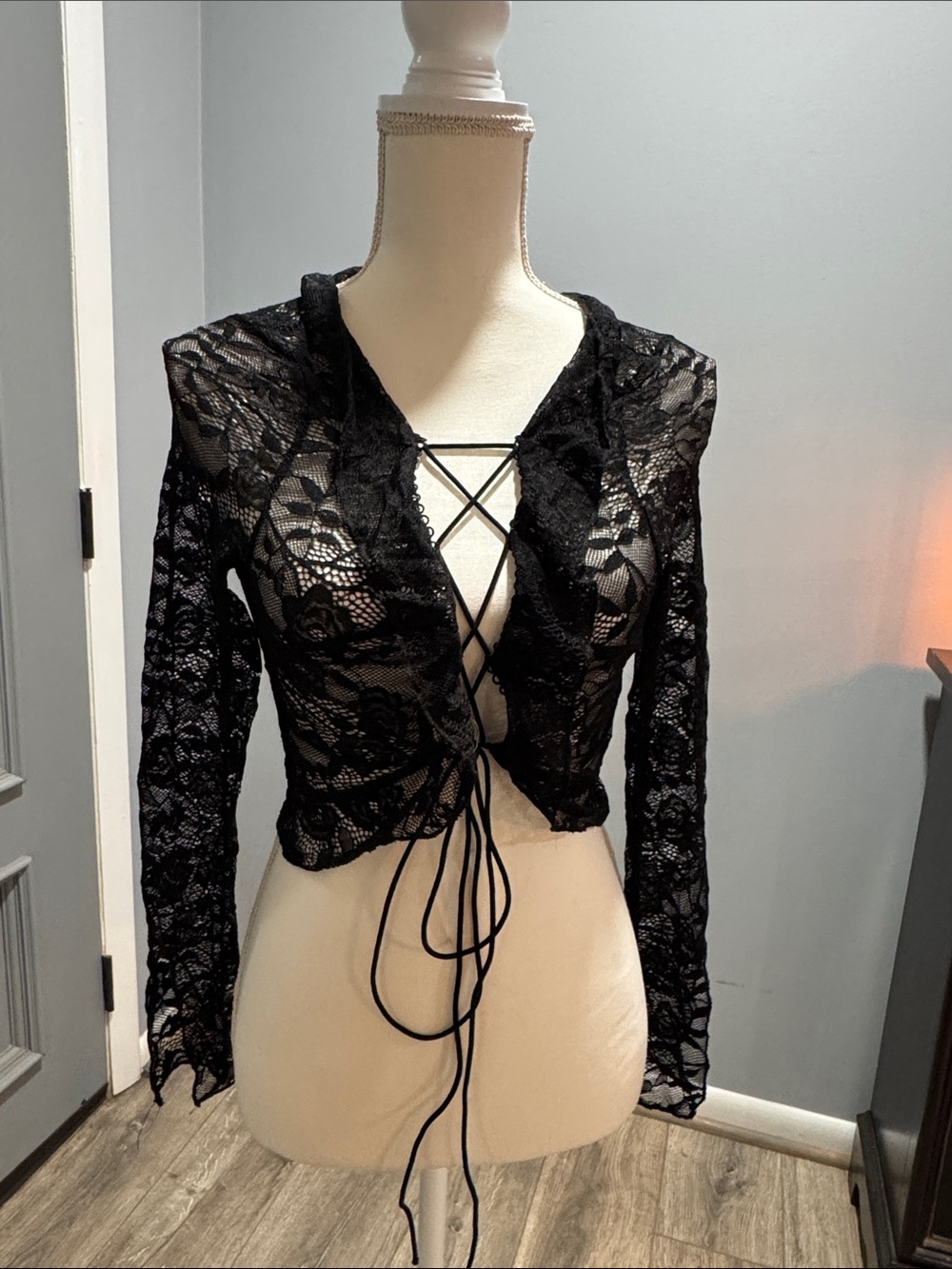 NWT- Black Lace Tie-Front Long-Sleeve Crop Blouse